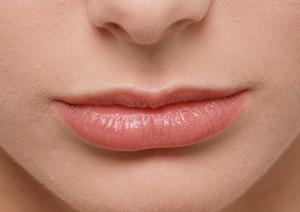 宝塚でアイリフトを受けるなら塩崎クリニック